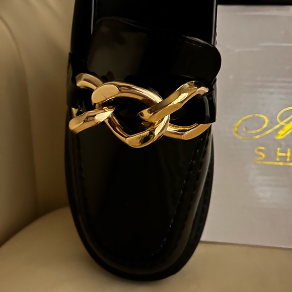 Black Patent lugged sole shoes NIB sz 7 ON TREND!! - Picture 6 of 6